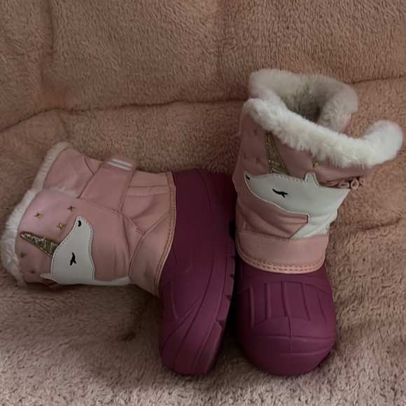 Unicorn Snow Boots βοΈ π¦ - Picture 2 of 5